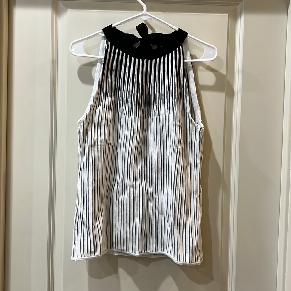WHITE HOUSE BLACK MARKET Halter Top Size Large